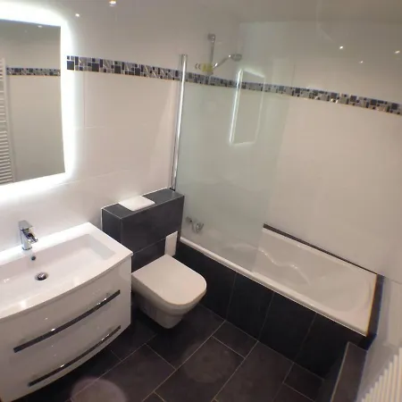 Apartman Flambant Neuf, Calme & Balcon *