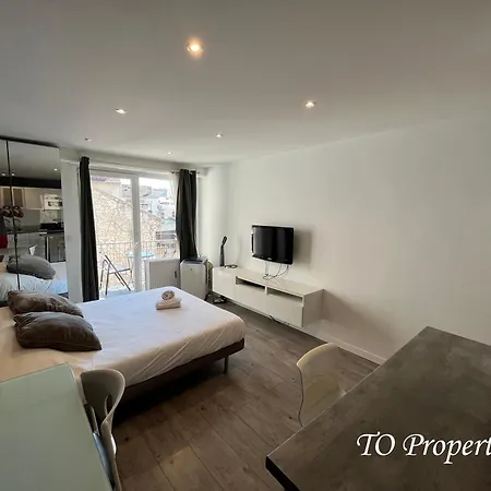 Flambant Neuf, Calme & Balcon 아파트