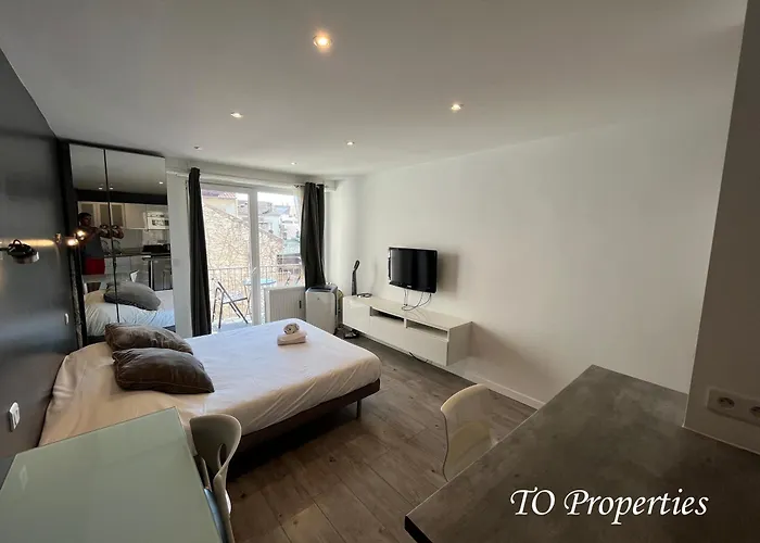 Flambant Neuf, Calme & Balcon 아파트